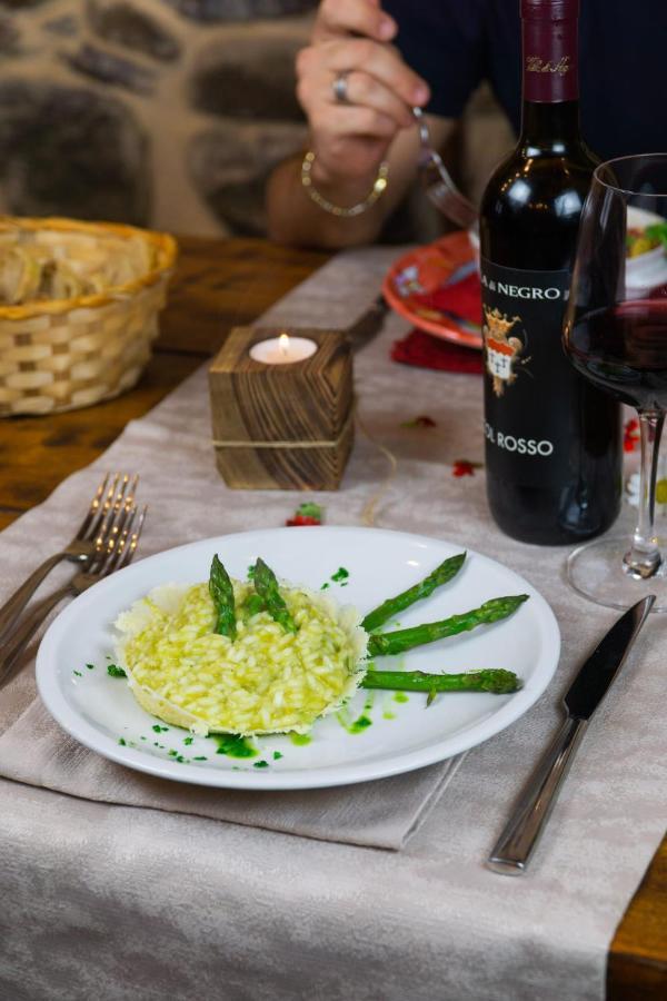 Agriturismo La Cascina Dei Chicchi Bagnone Екстериор снимка